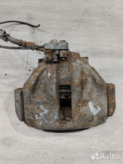 Суппорт передний левый mercedes sprinter