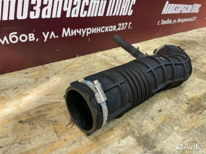 Патрубок воздушного фильтра LADA Vesta