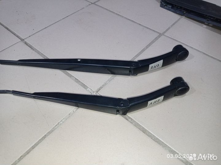 Поводки стеклоочистителей Солярис 2011