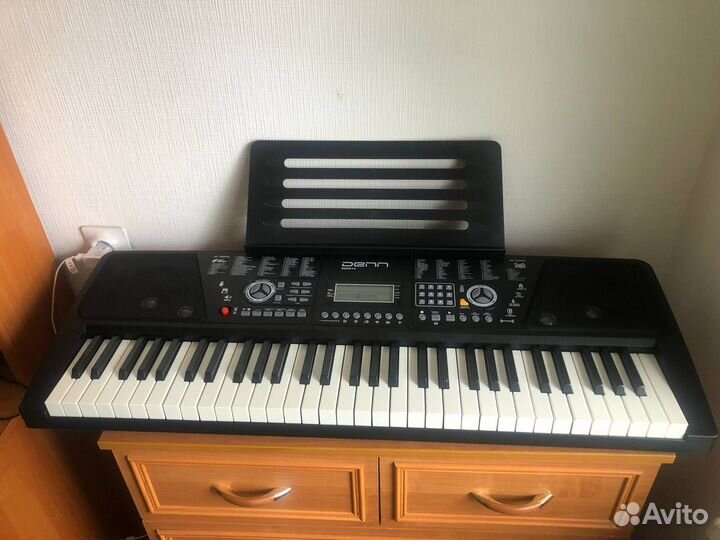 Синтезатор Denn dek610