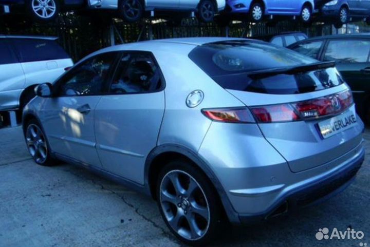 Боковая часть левая на Honda Civic 5D 2009г