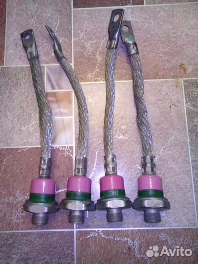 Силовой диод В200 (200 Ампер)