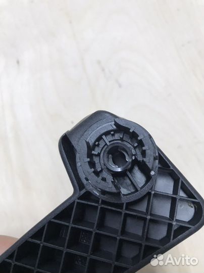 Ручка капота Tiguan 2