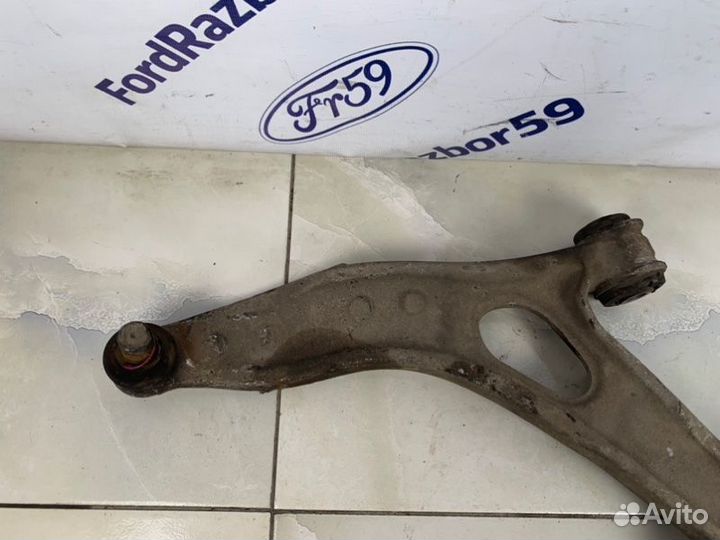 Рычаг передней подвески левый Ford Focus 3 CB8 1.6