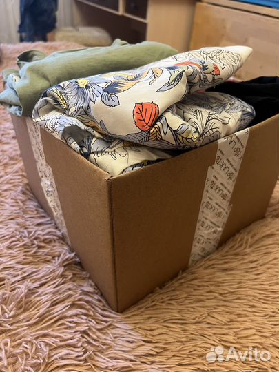 Коробка с одеждой