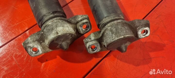 Задний амортизатор стойка Hyundai Santa Fe 4 TM