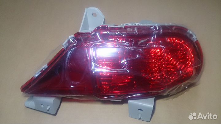 Фонарь в задний бампер Mitsubishi Pajero Sport 2