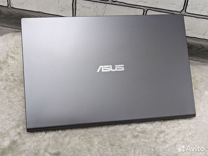 Asus / i3-10110U / 8GB DDR4 /SSD / FullHD IPS