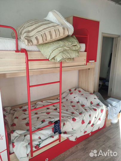 Двухэтажная кровать