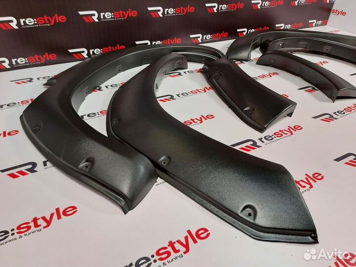 Фендера Toyota Hilux Pick Up B495