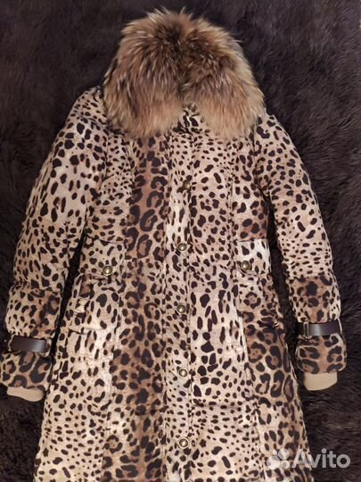 Пуховик пальто Anna Verdi с нат мехом енота