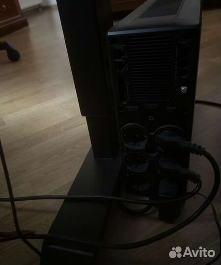 Источник бесперебойного питания APC Back-UPS Pro