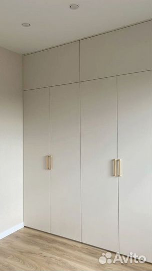 Встроенный шкаф под ключ