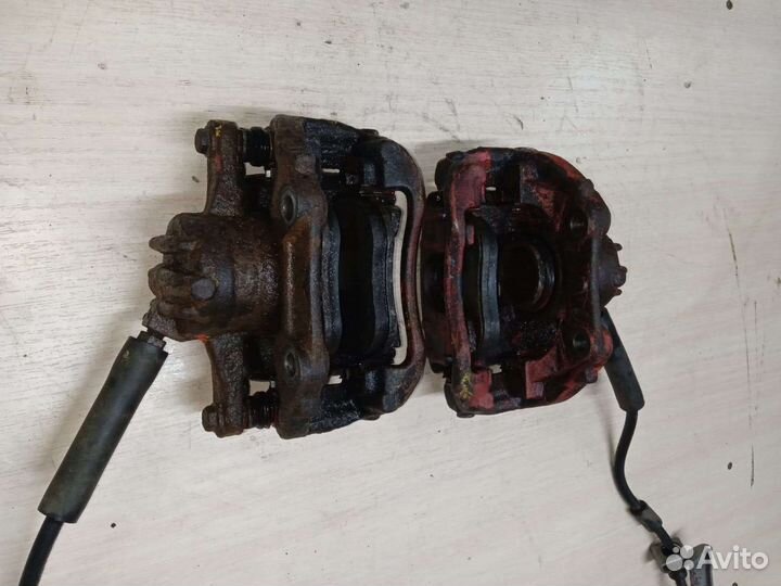 Суппорта тормозные передние Peugeot 307