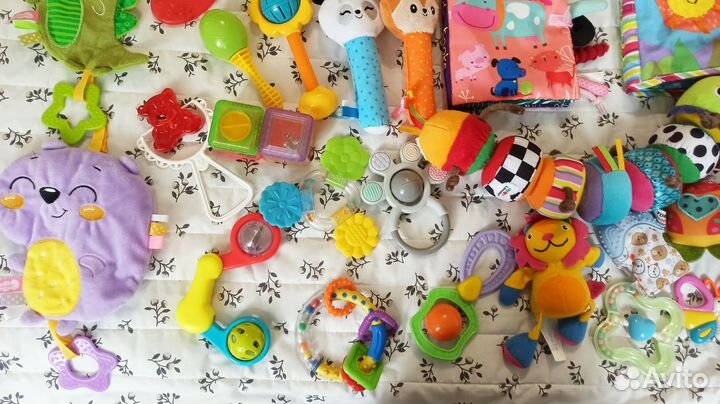 Игрушки для малышей пакетом