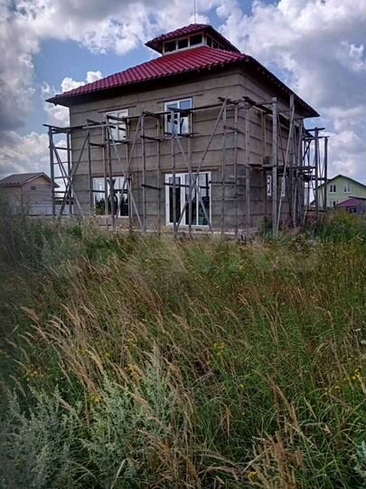 Коттедж 300 м² на участке 8 сот.