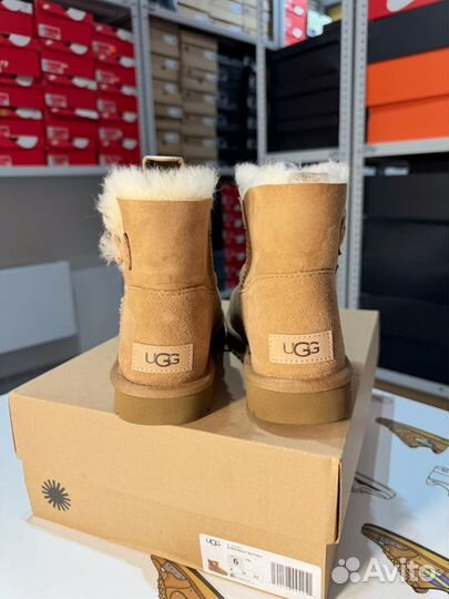 Женские UGG Mini Bailey Button II 