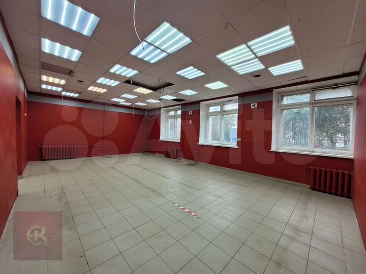 Сдам торговое помещение, 182.9 м²