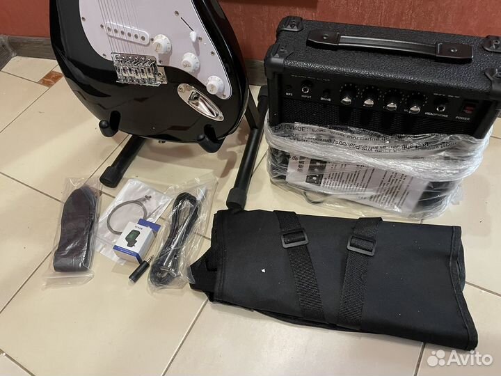 Электрогитара с комбиком + аксессуары