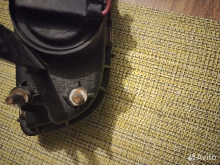 Противотуманные фары Тойота Карина