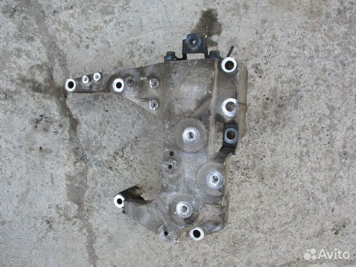 Кронштейн кпп Renault Koleos 1 HY0