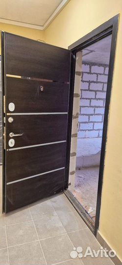 Дверь входная металлическая новая