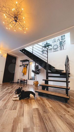 2-к. квартира, 67 м², 1/2 эт.