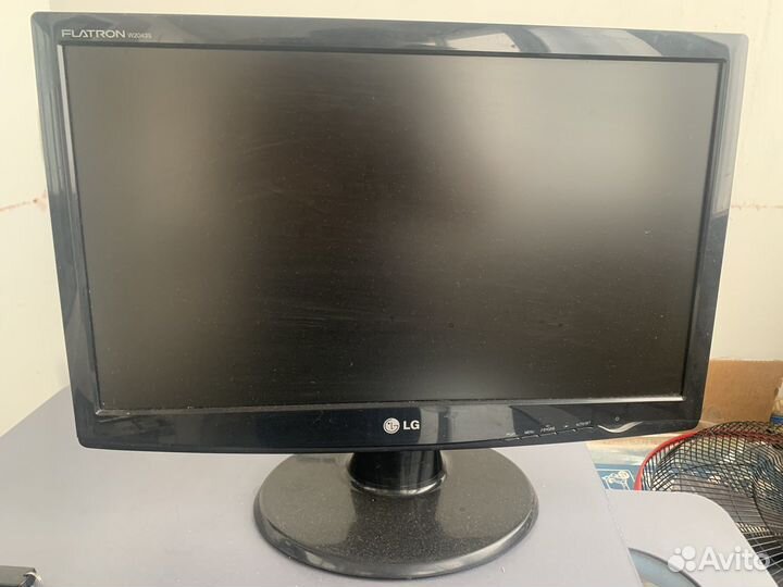 Монитор LG 19