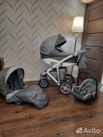 Коляска 3 в 1 с автолюлькой
