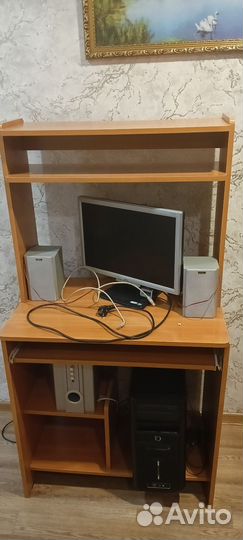 Компьютерный стол