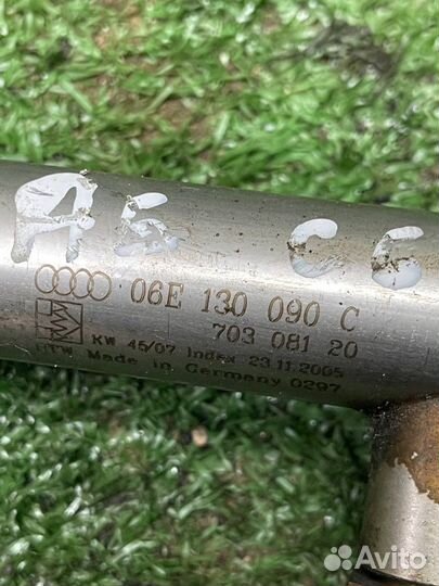 Топливная рампа R L Audi a6 c6 06e130089b