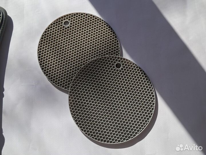 Прихватки кухонные и подставка под горячее