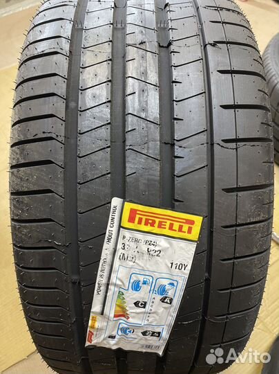 Pirelli P Zero PZ4 285/40 R22 106Y