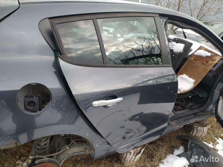 Рено Меган 3 дверь