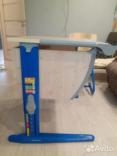 Продам растущий стол-парту и стул