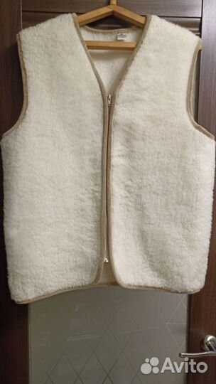 Жилет из овечьей шерсти