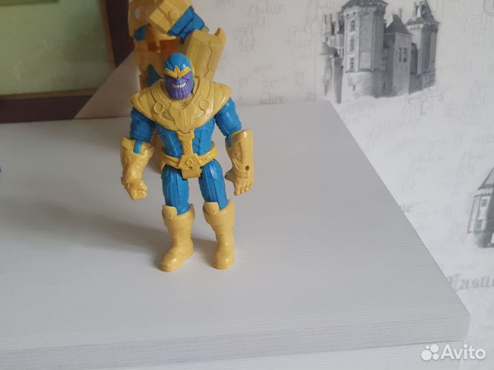 Робот таноса