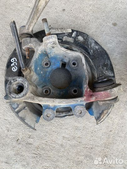 Кулак поворотный задний левый Bmw e39