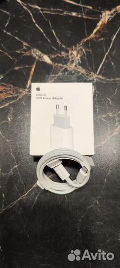 Зарядка на iPhone 20W