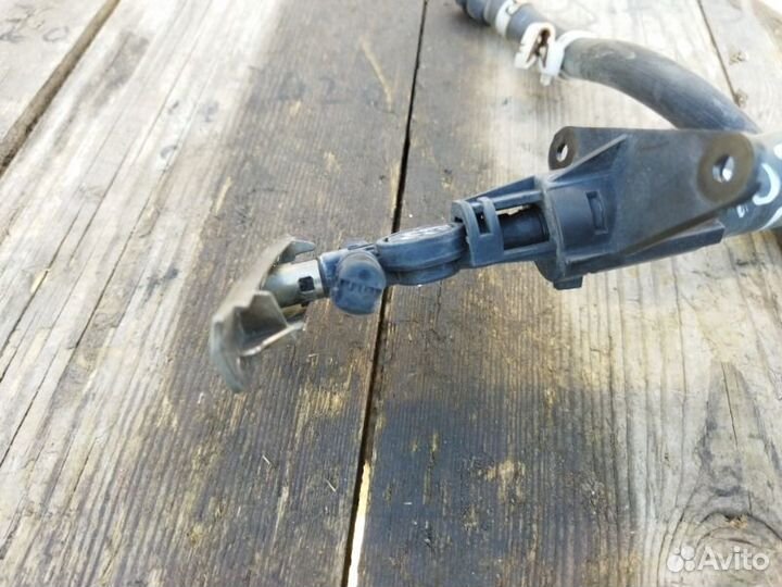 Форсунка омывателя фары левая Lexus Ls600Hl UVF46