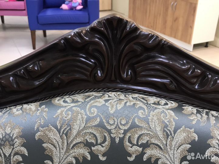 Диван классический