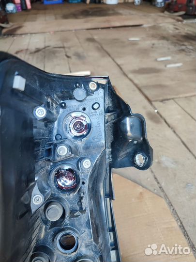 Фонарь задний правый Toyota Land Cruiser Prado 150