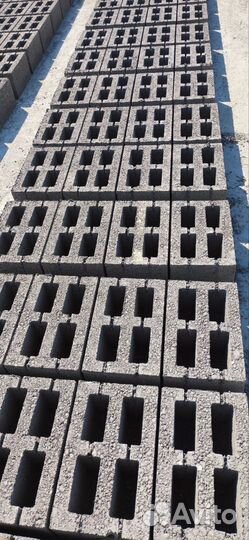 Блок строительный вибропрессованный