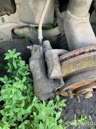 Суппорта передняя Ford Mondeo 2