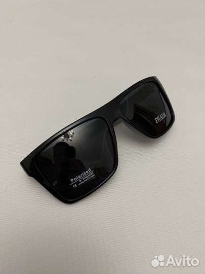 Солнцезащитные очки Prada мужские