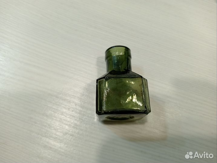 Старинный аптекарский пузырёк