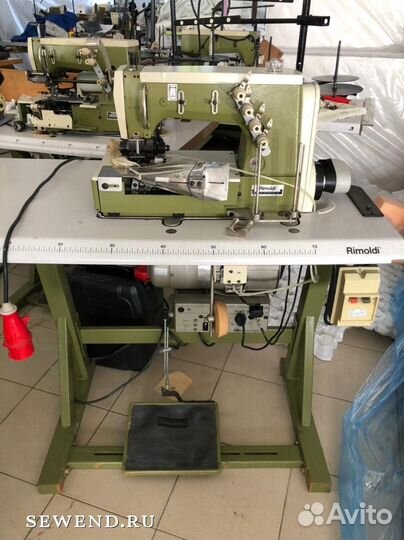 Промышленная поясная швейная машина Rimoldi