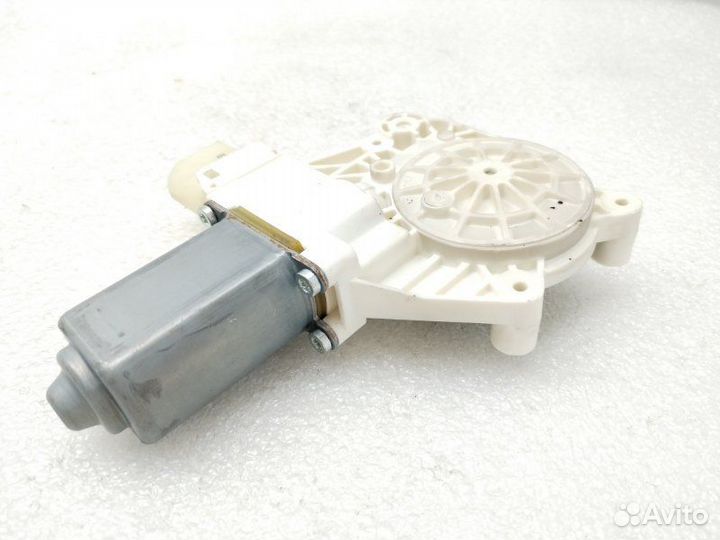 Моторчик стеклоподъемника передний правый Bmw