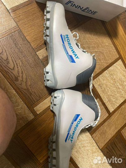 Лыжные ботинки