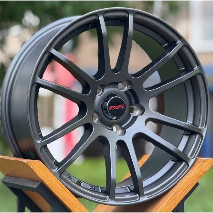 Литые диски RAYS Gram Lights 8×R17 5×114.3